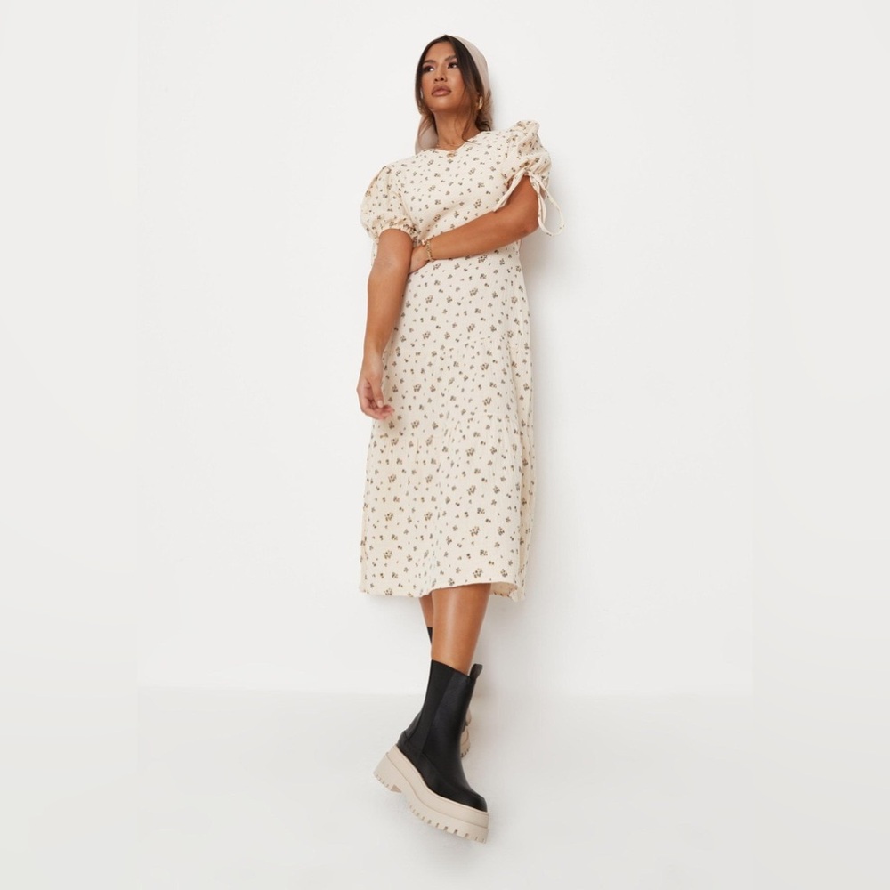 Missguided Size 6 Petite Open Back Dress Floral Print‎